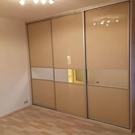 Spacious Modern 3 Bedroom Aparment Prag