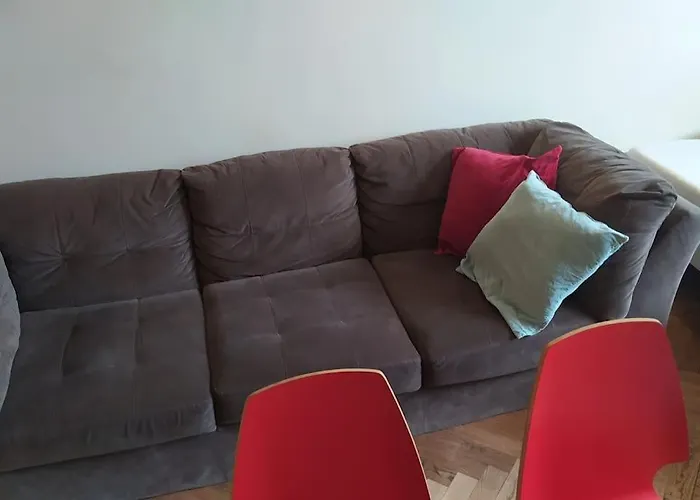 Spacious Modern 3 Bedroom Aparment