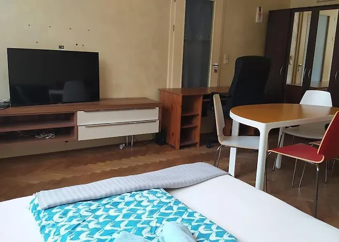 Spacious Modern 3 Bedroom Aparment