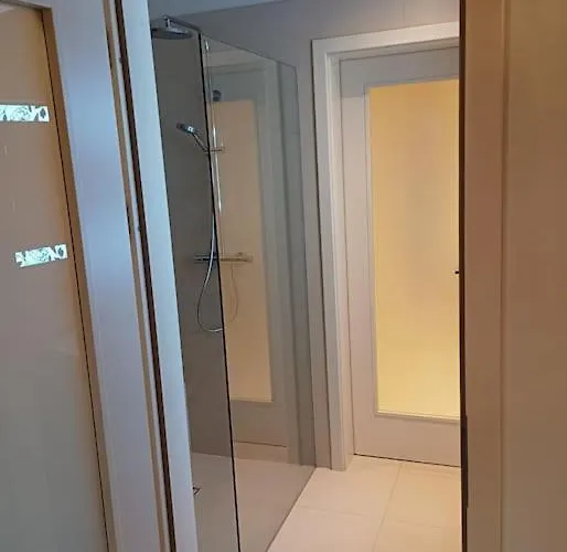 Spacious Modern 3 Bedroom Aparment * Praga