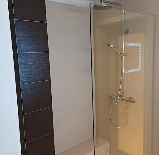 Apartamento Spacious Modern 3 Bedroom Aparment *