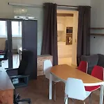 Apartament Spacious Modern 3 Bedroom Aparment