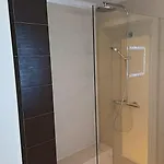 Apartament Spacious Modern 3 Bedroom Aparment *
