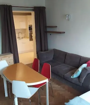 Spacious Modern 3 Bedroom Aparment Praga