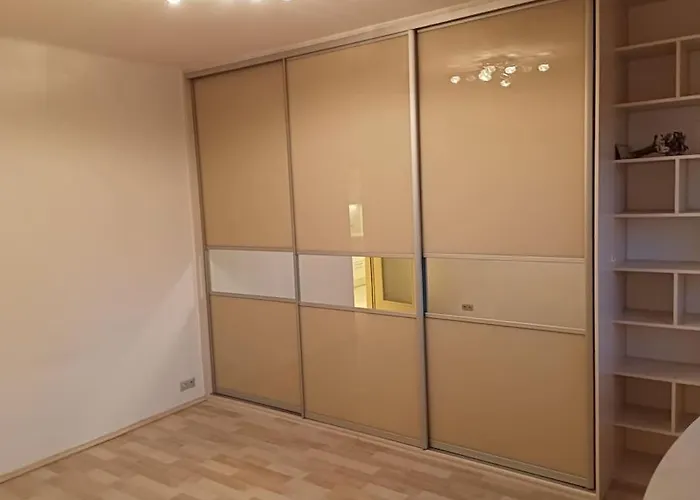 Spacious Modern 3 Bedroom Aparment Praga