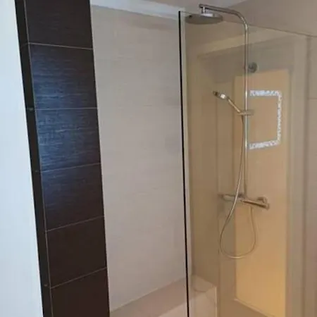 Διαμέρισμα Spacious Modern 3 Bedroom Aparment *