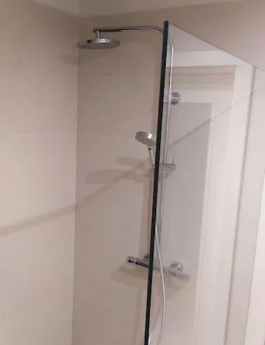 Spacious Modern 3 Bedroom Aparment *