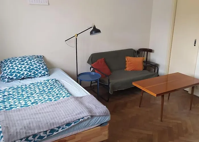 Spacious Modern 3 Bedroom Aparment