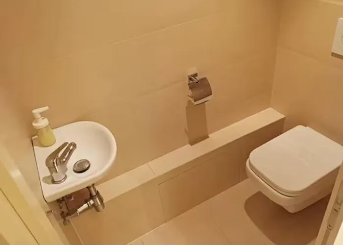 Spacious Modern 3 Bedroom Aparment * Praga