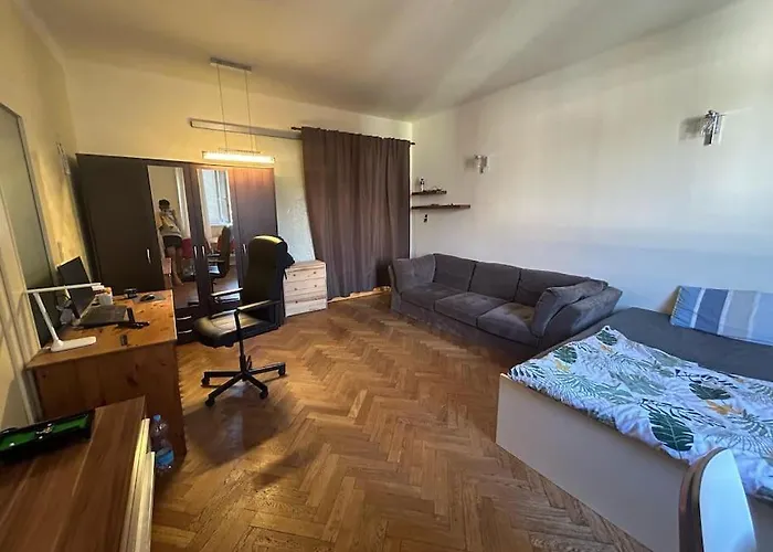 Spacious Modern 3 Bedroom Aparment * Praga